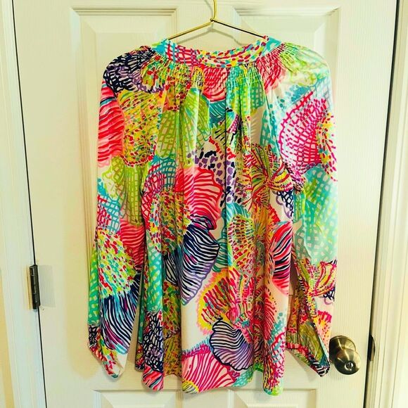 Lilly Pulitzer Vibrant Floral Blouse NWT! - Picture 6 of 7
